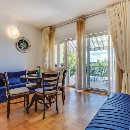 Nyaraló Stunning In With Kitchen Crikvenica