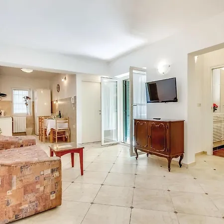 Stunning In With Kitchen