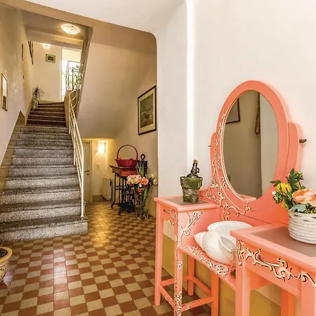Stunning In With Kitchen Nyaraló *