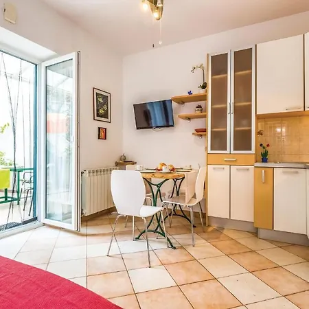 Stunning In With Kitchen Crikvenica